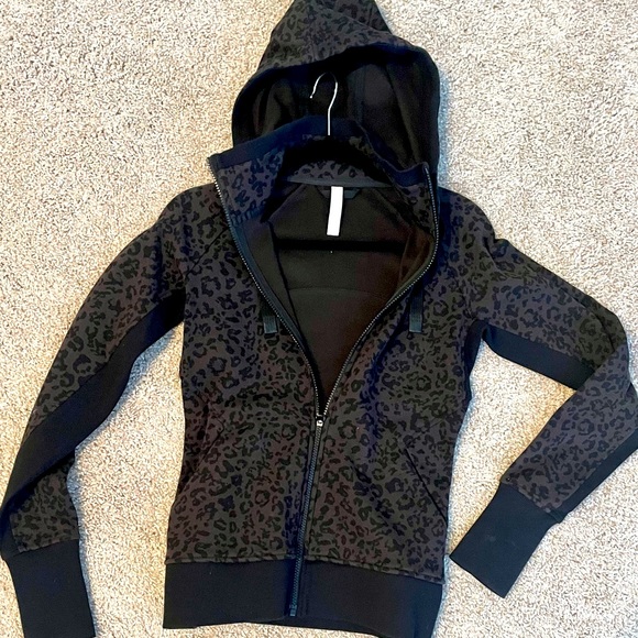 Athleta black/gray cheetah print hoodie * like NEW* - Picture 3 of 4